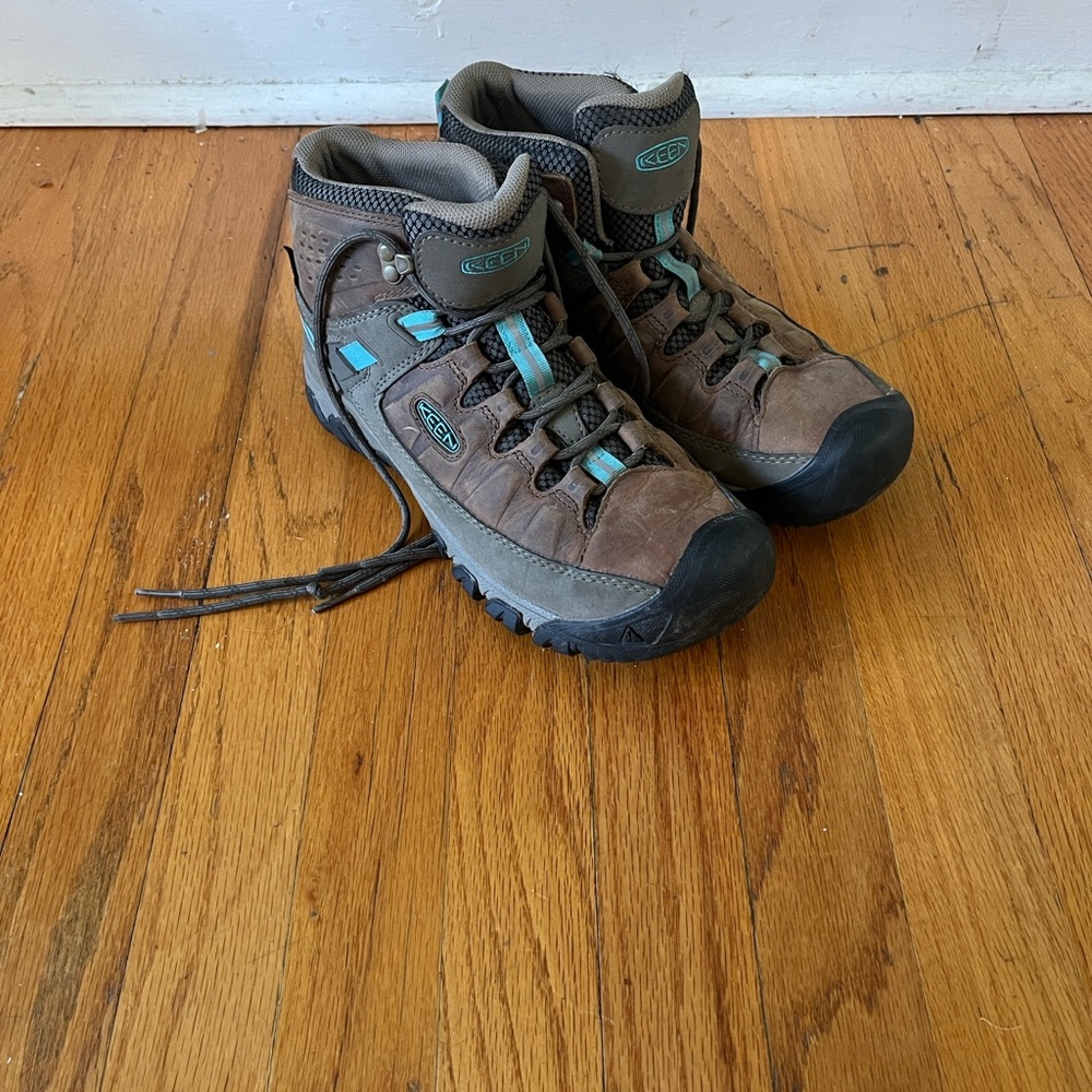 Keen Women's Brown and Blue Athletic Shoes